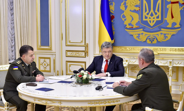 Порошенко: «Сегодня ни одного мобилизованного военного на фронте нет» Порошенко: «Сегодня ни одного мобилизованного военного на фронте нет»