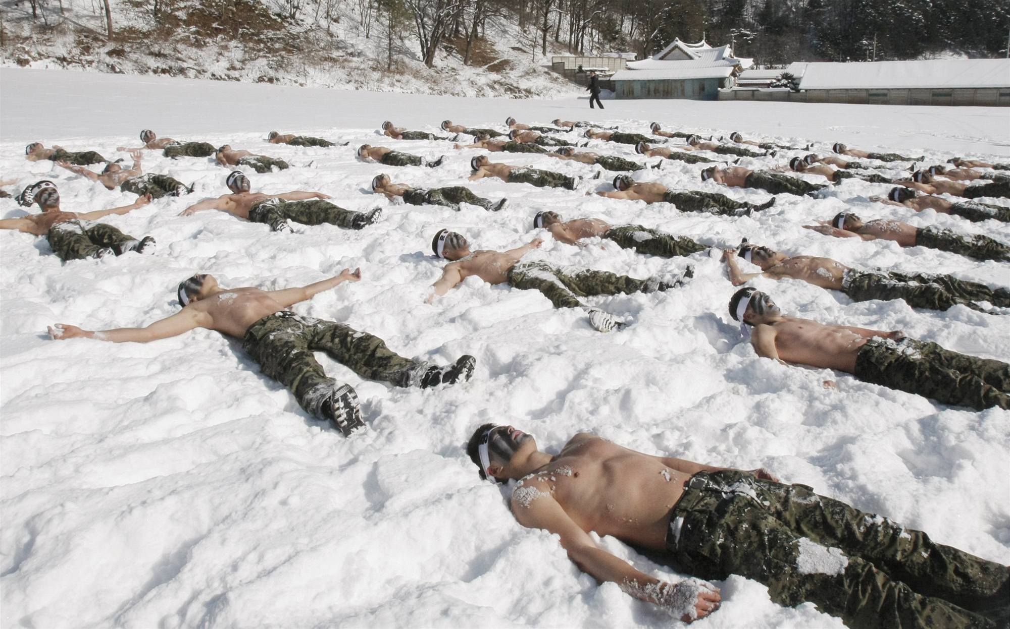 Грейтесь,  как хотите: солдаты ВСУ обеспечены зимней одеждой на 82%