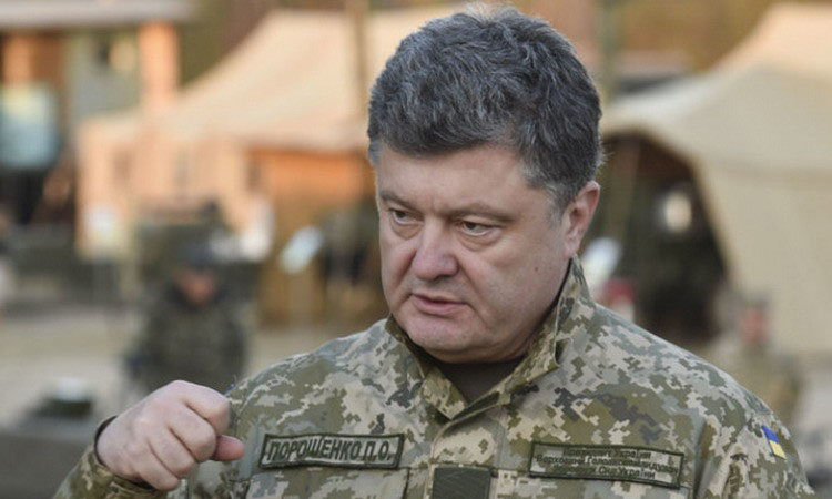 Обстрел Донбасса: Порошенко сознался, почему не вводит военное положение