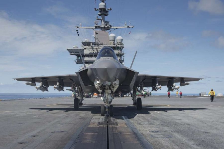 Японцы приветствуют размещение американских истребителей F-35 Японцы приветствуют размещение американских истребителей F-35