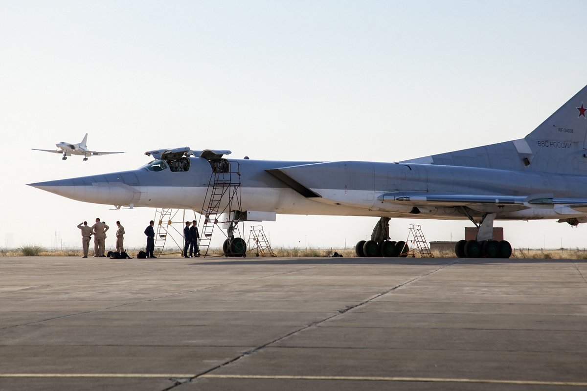 Война в Сирии: нужна ли ВКС России иранская авиабаза «Хамадан»?