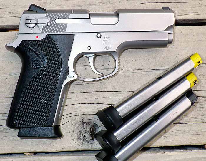 Пистолет Smith & Wesson Model 4516