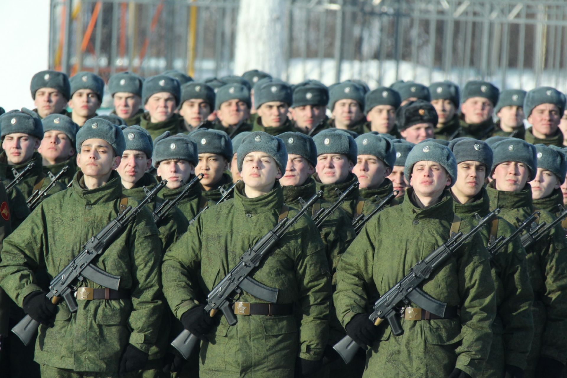 Строй военнослужащих. Строй солдат. Военная служба. Рота солдат. Армия.