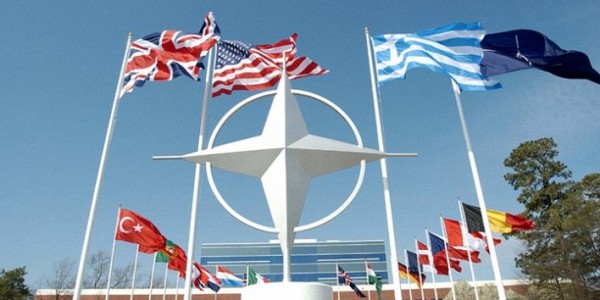 НАТО усиленно готовится к войне с Россией? НАТО усиленно готовится к войне с Россией?