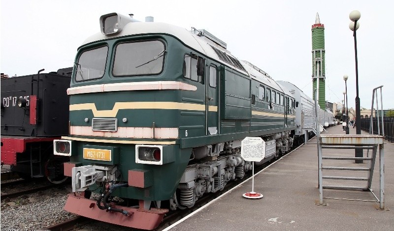 Ракетные поезда России выходят с запасного пути