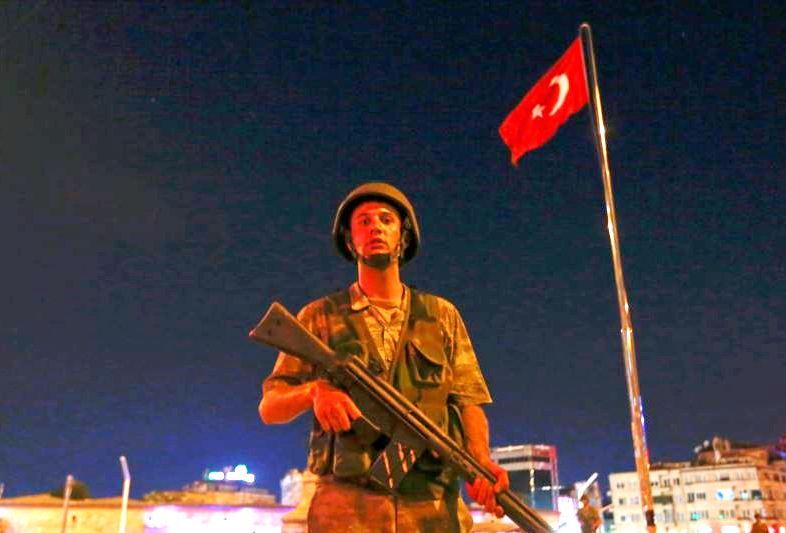 Турция направила пророссийских военных на посты в НАТО