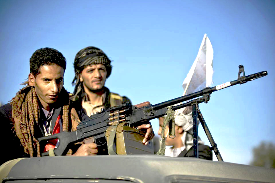Йеменцы похвастались на камеру трофеями с разгромленной базы саудитов