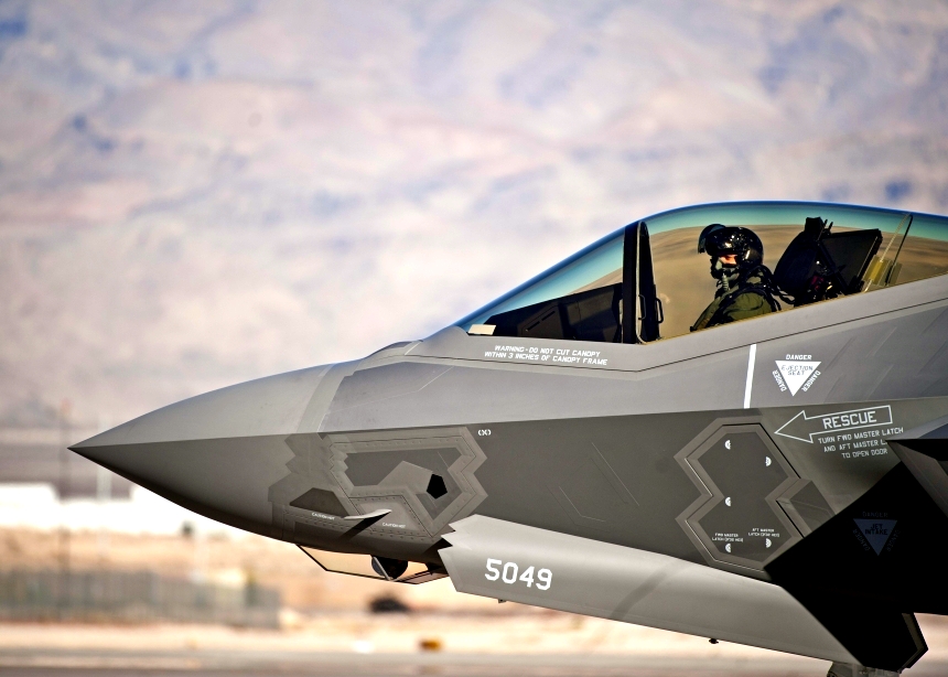 «Нереальный» самолет: Пентагон объяснил проблемы с F-35