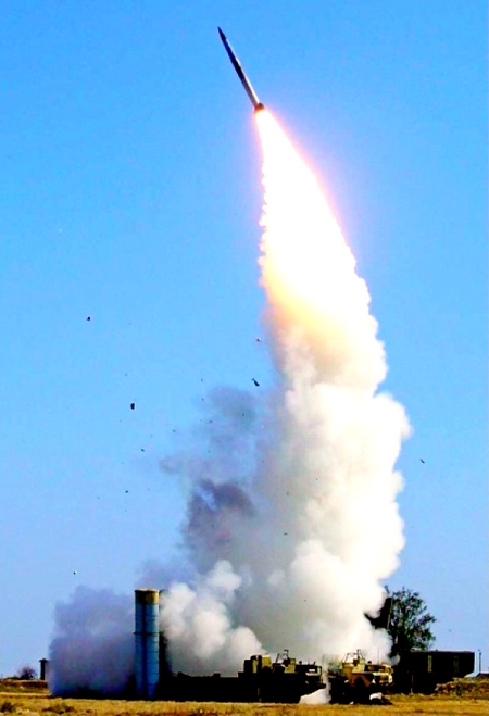 Две украинские ракеты С-300 взорвались после старта