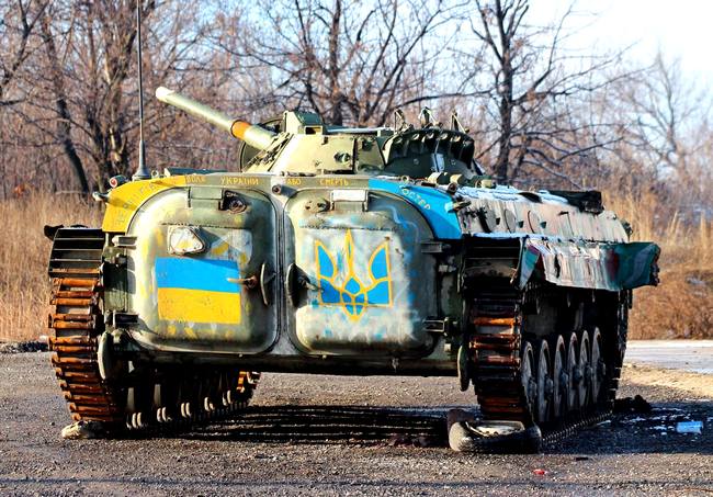 Украинский военный угнал БМП и сдался армии ЛНР