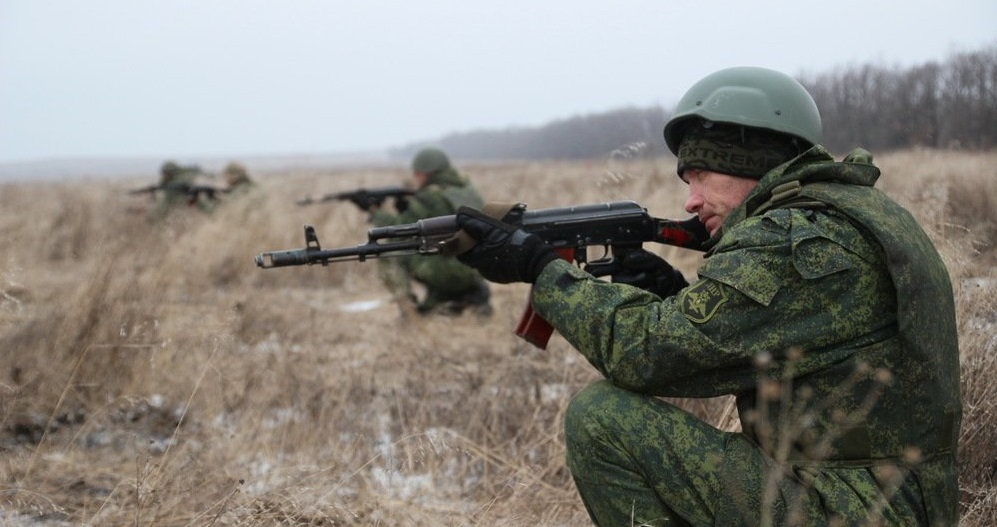 Оборонявшие Дебальцево бойцы НМ ЛНР показали выучку на полигоне