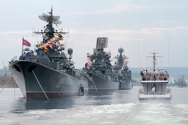 При виде русского флота корабли Украины и НАТО становятся смирными