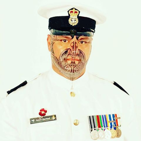 Королевский ВМФ допустил к службе моряка с татуированным лицом