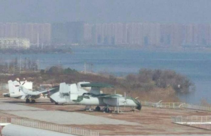В Китае замечен макет палубного самолета ДРЛО на базе транспортника Ан-24