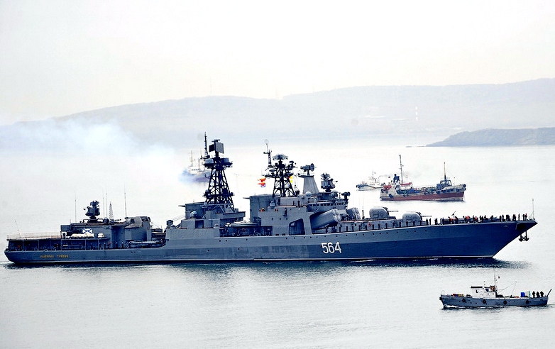 Военные корабли России и Японии проводят совместные маневры