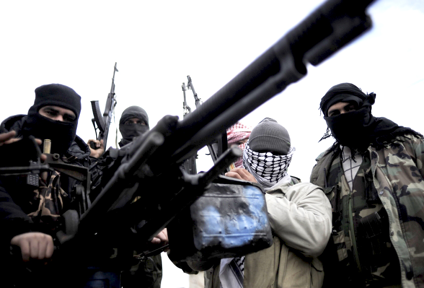 Столкнуть лбами: появились кадры боёв «Умеренной оппозиции» с боевиками ИГ