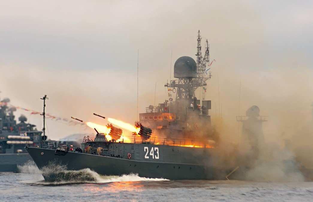 Одиннадцать военных кораблей России решат все проблемы в Сирии