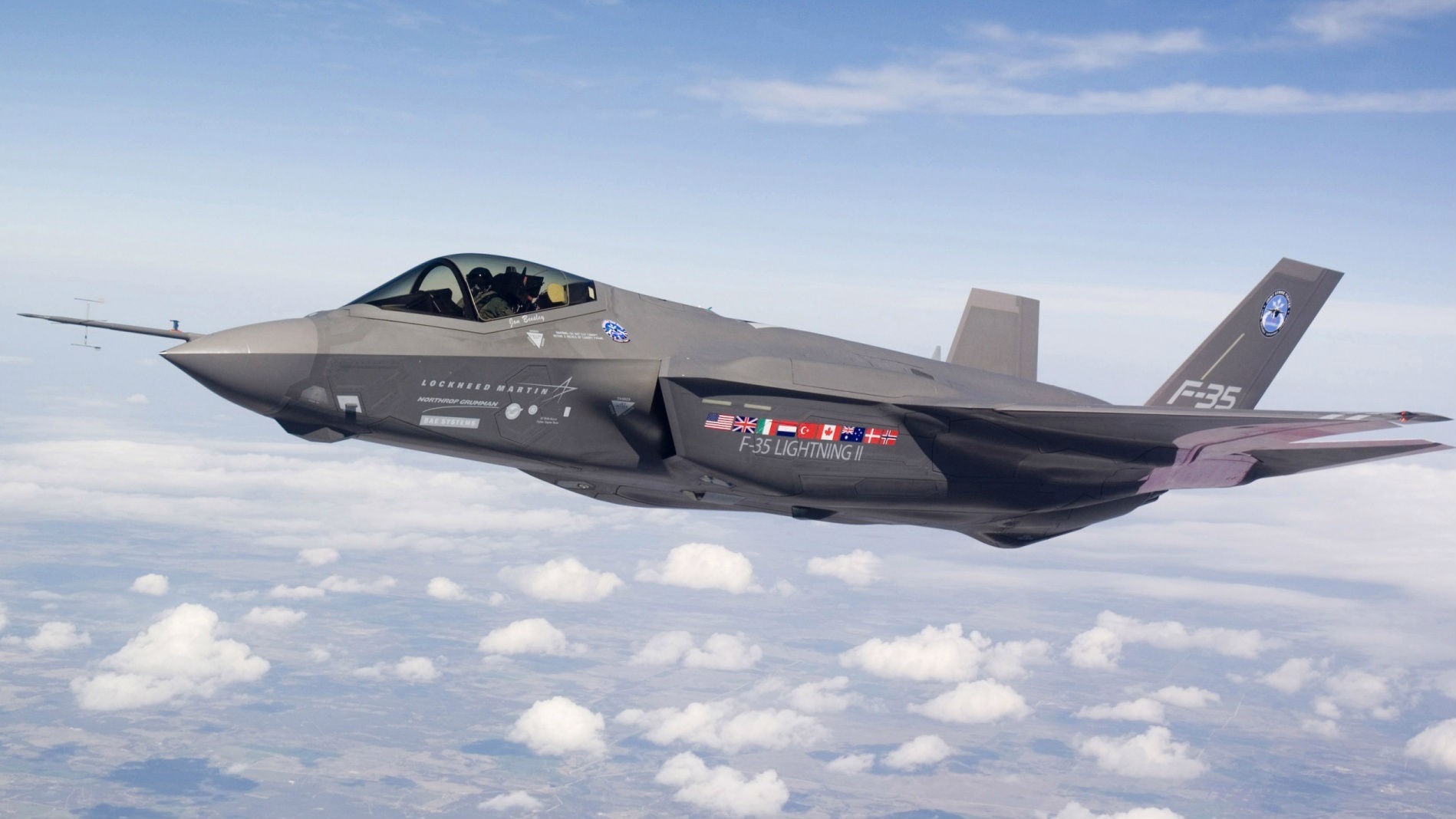 Пентагон хочет удешевить  F-35 и президентский самолет Air Force One