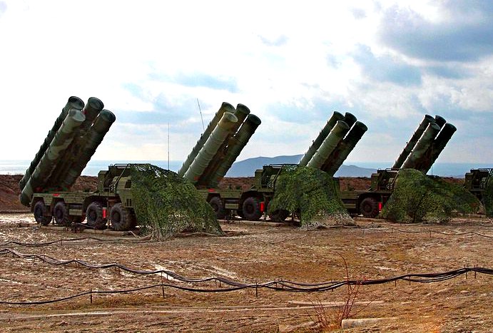 Полк С-400 неспособен защитить Крым полностью