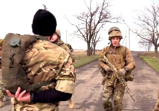 Готовятся к войне: «Азов» показал запись 12-километрового марш-броска