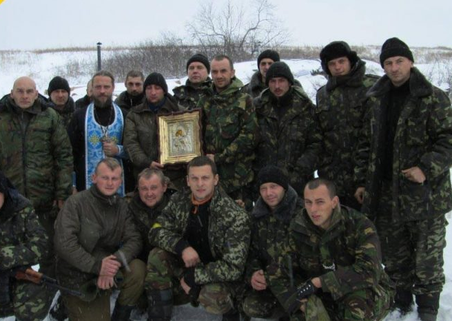 На бойню с Донбассом украинских карателей благословляют русскими святынями