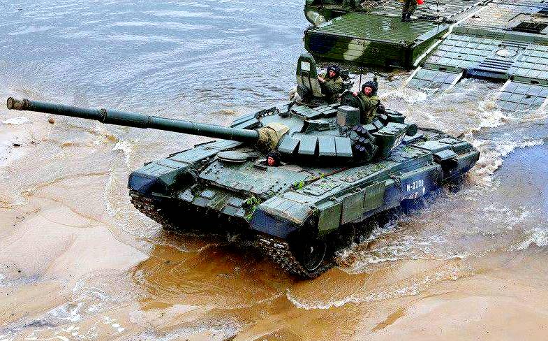В Европе танки грохотали: Русский ответ на переброску техники НАТО