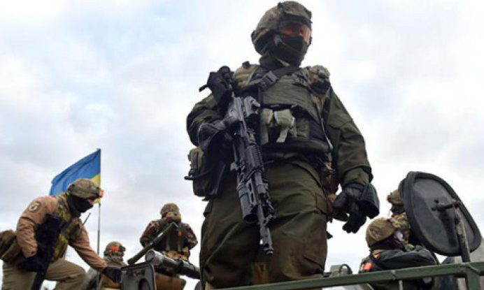 Война выбирается из окопов. Бойцы ВСУ устроили массовую драку в Киеве