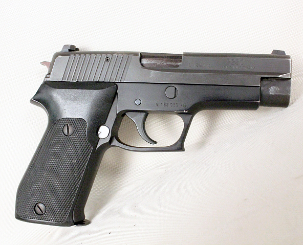 Первый пистолет компании SIG-Sauer - P220