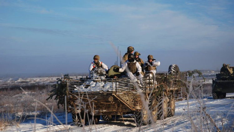 Хроника Донбасса: «ползучее наступление» ВСУ, удар по сусалам от армии ДНР