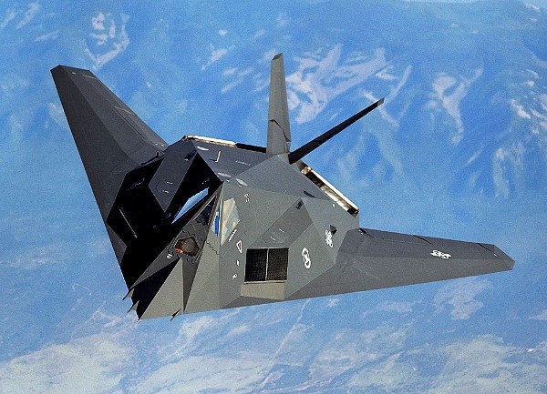 Провал F-117 в Британии. США пытались торговать стелсами задолго до F-35