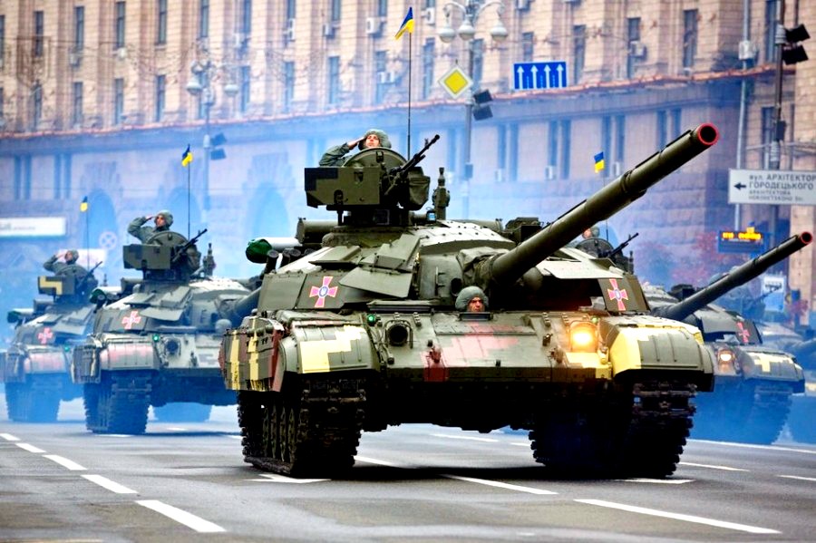 Межлис угрожает провести парад в Севастополе на украинских танках