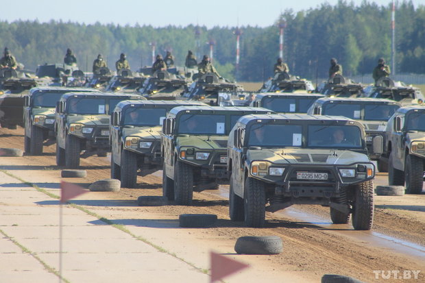 Брутальные авто белорусской армии — от внедорожников до лимузина за миллион