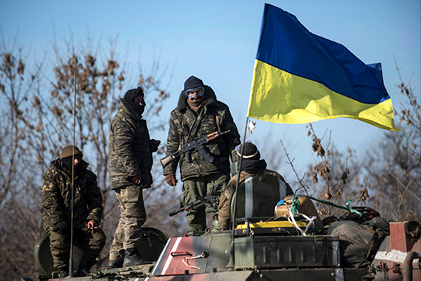 Войдя в положение: украинцев ждёт рытье окопов и постой солдат