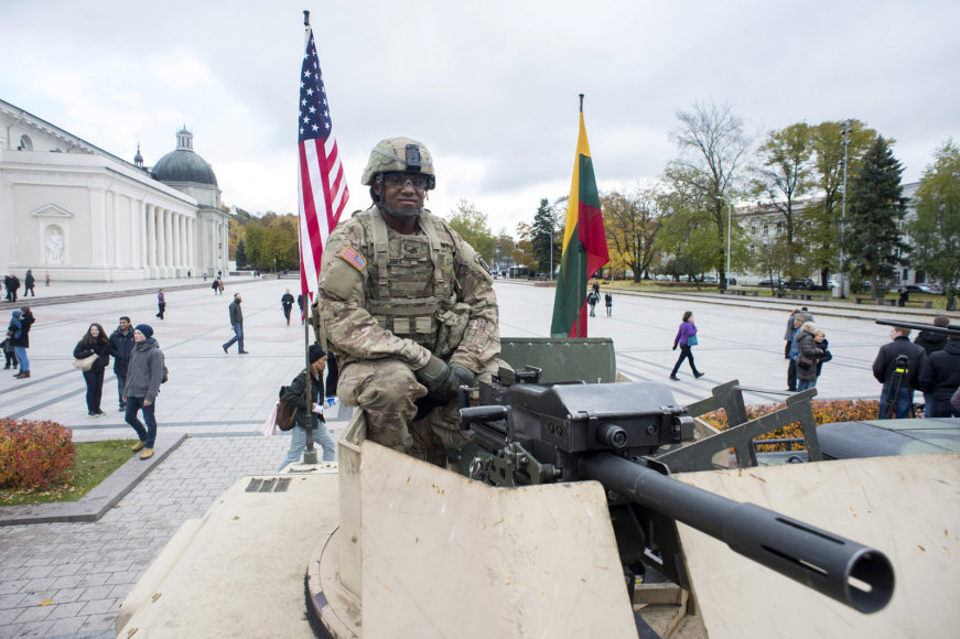 16 февраля – День зависимости Литвы от эрекции американских солдат