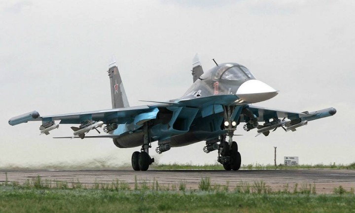 Минобороны РФ получит на вооружение 16 фронтовых бомбардировщиков Су-34