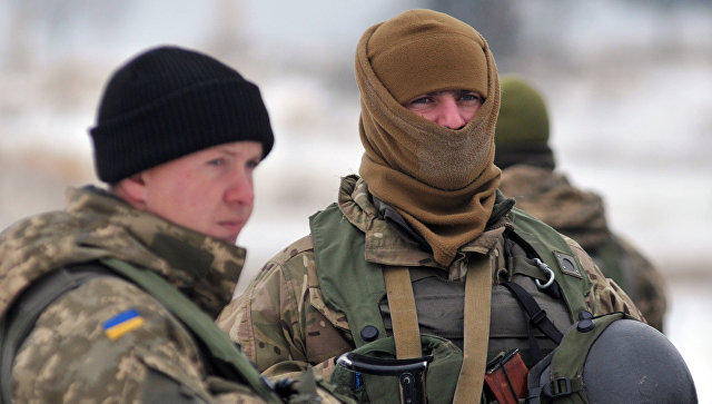 Расстреливая Донбасс, Киев панически ищет новых покровителей