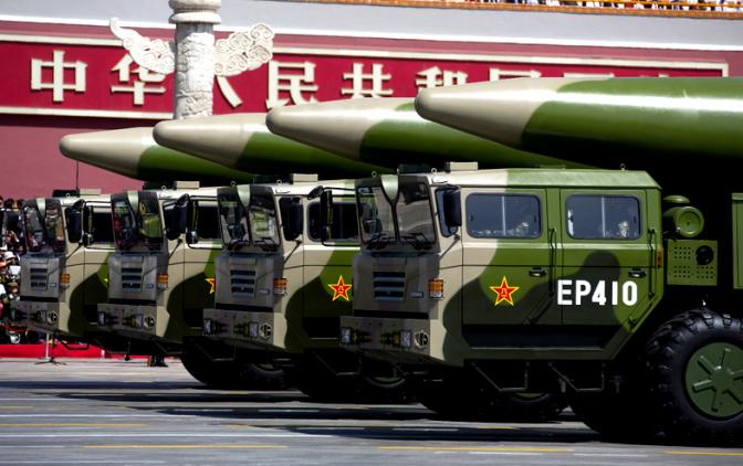 У Китая уже есть 100 ракет, способных достать США