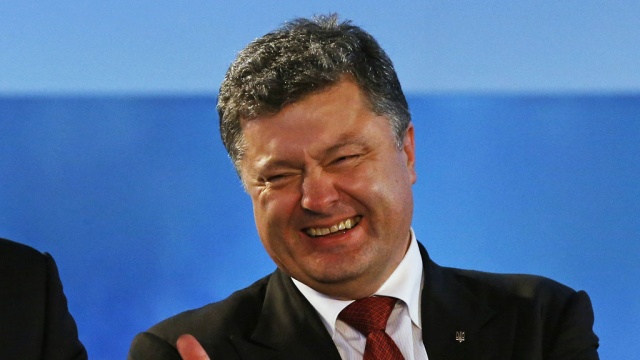 Чтобы сохранить власть, Порошенко добивается поражения на Донбассе