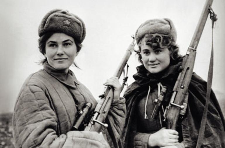 С «трехлинейкой» и косой: советские снайперши косили немцев штабелями