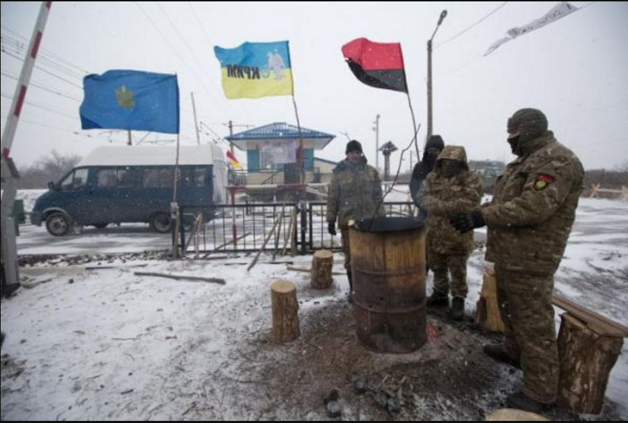 Штурм позиций организаторов блокады Донбасса: есть раненые