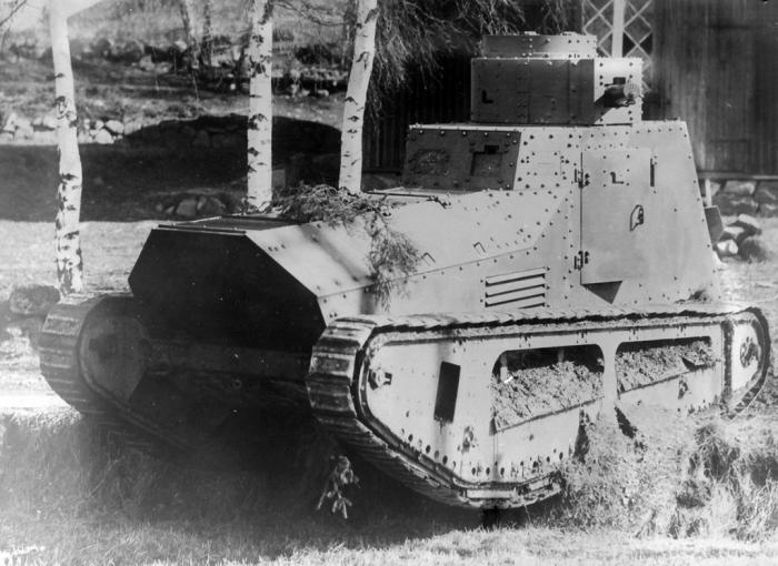 Первый танк шведской армии