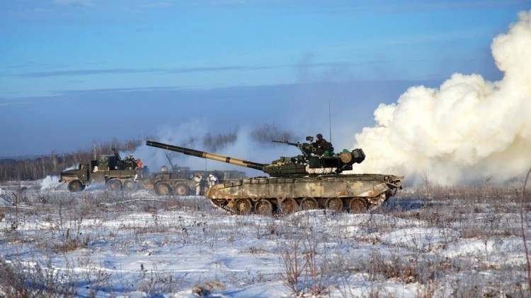Украина стянула к Донбассу танки и дивизион «Гвоздик»