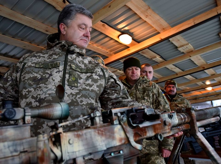 Авдеевка восстала против Порошенко: люди требуют ВСУ убраться из города