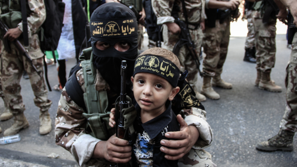 ИГИЛ отрубили руки детям-джихадистам, отказавшимся убивать мирных жителей