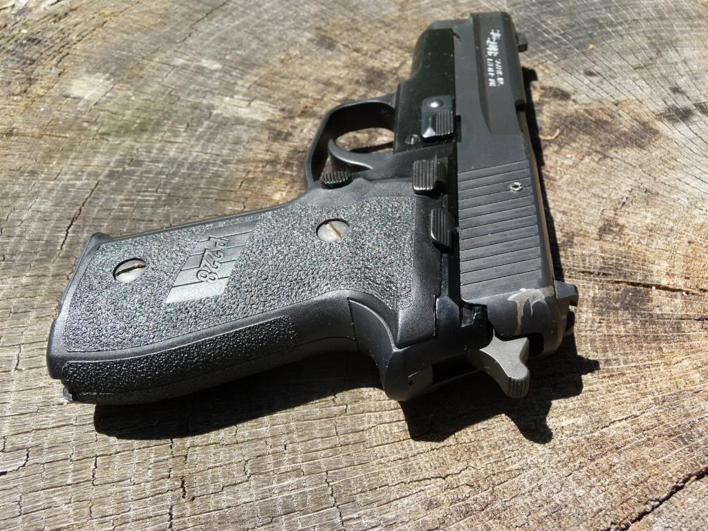 Компактный армейский пистолет SIG-Sauer P228