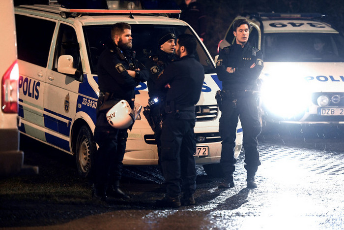 Полиця Стокгольма применила оружие из-за массовых беспорядков иммигрантов