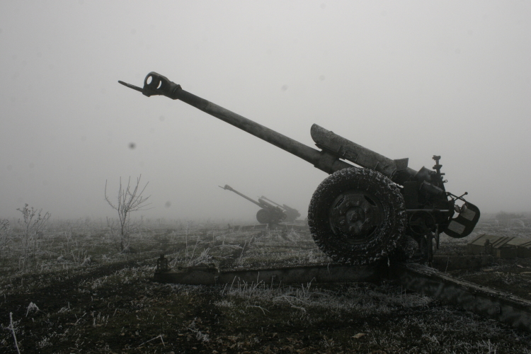 Хроника Донбасса: более 1000 обстрелов от ВСУ, под Мариуполем САУ и гаубицы