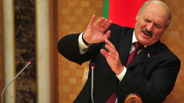 Лукашенко о военной базе: Кому нужны эти 10 самолетов? Я хотел 20