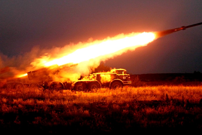 «Ползучий наступ»: как ВСУ выжигают Донбасс со всех сторон