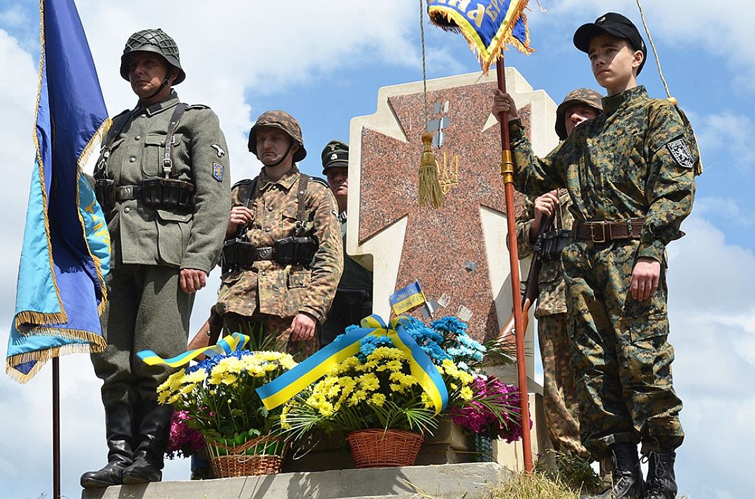 Украина это страна, где любят плясать на своих гробах